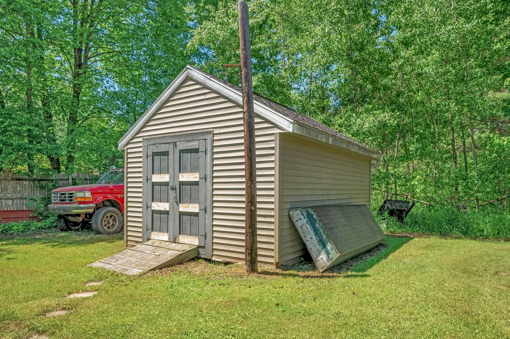 4955 N Thornapple Avenue Monroe Township MI 49349