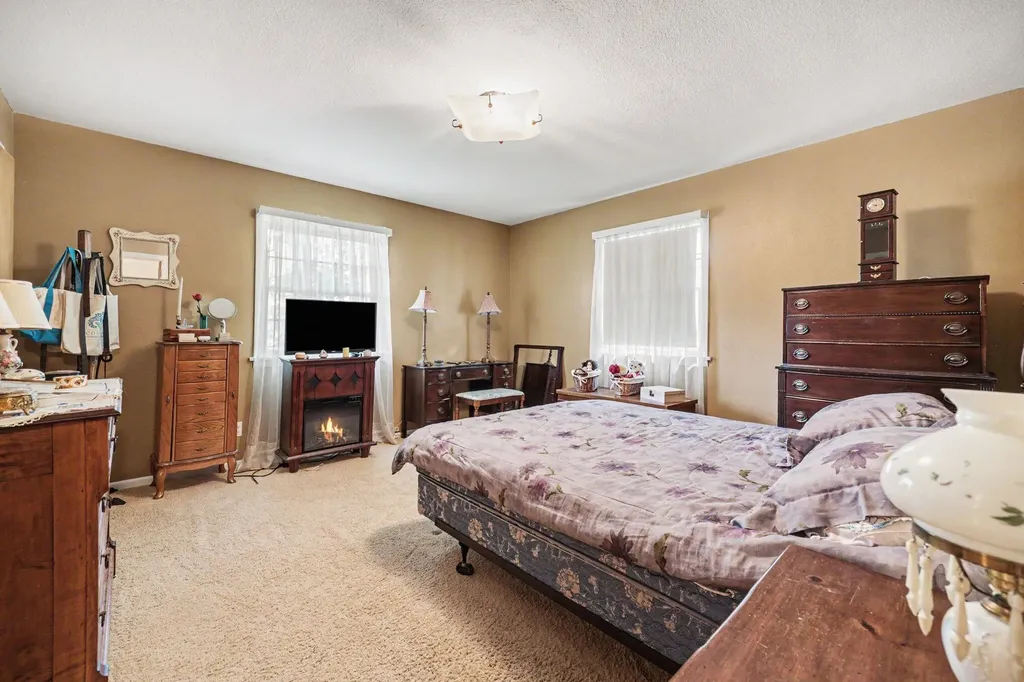 655 Wendover Boulevard Norton Shores City MI 49441