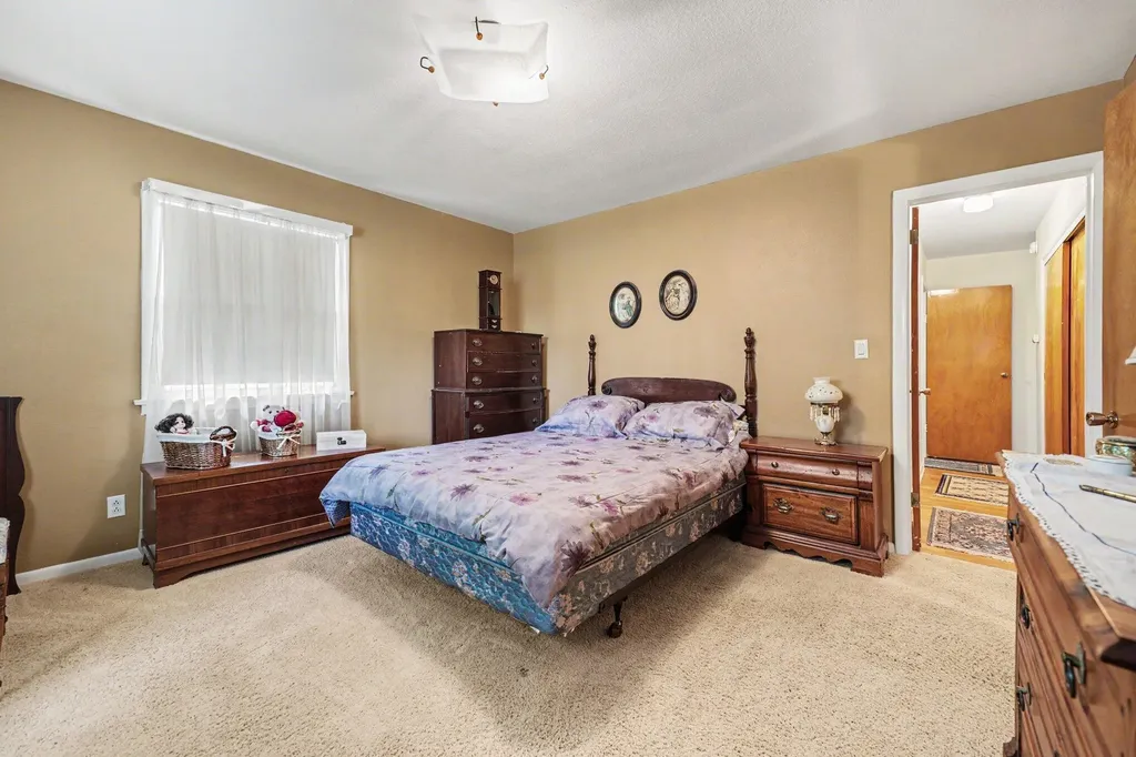 655 Wendover Boulevard Norton Shores City MI 49441