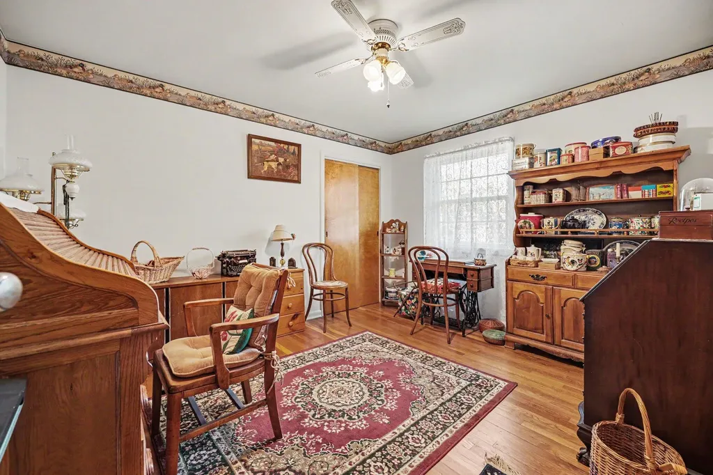 655 Wendover Boulevard Norton Shores City MI 49441