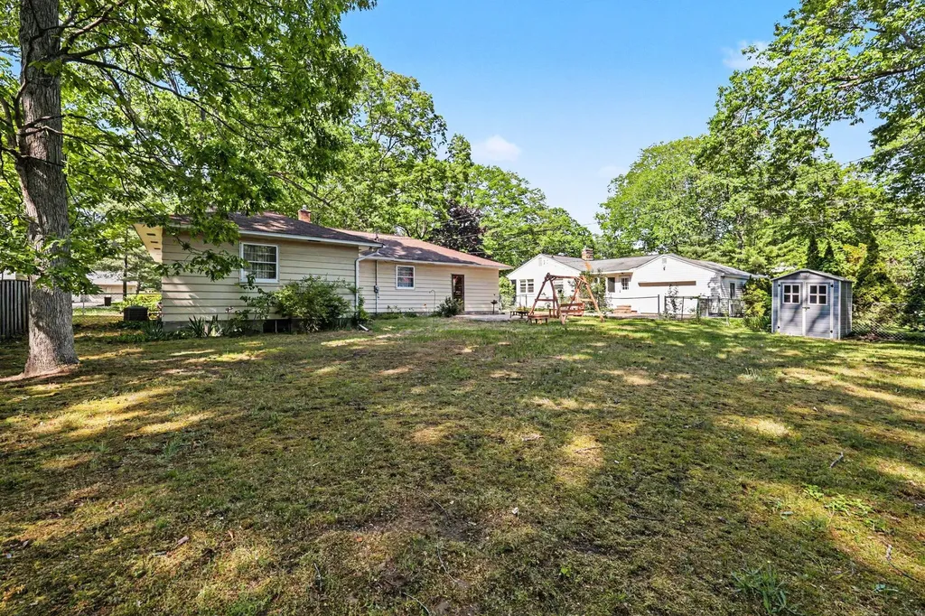 655 Wendover Boulevard Norton Shores City MI 49441
