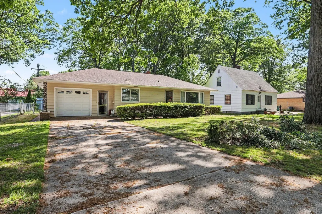 655 Wendover Boulevard Norton Shores City MI 49441