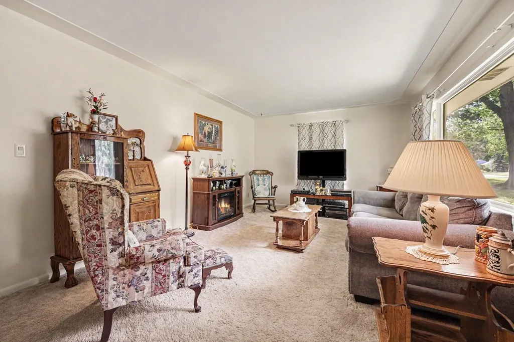 655 Wendover Boulevard Norton Shores City MI 49441