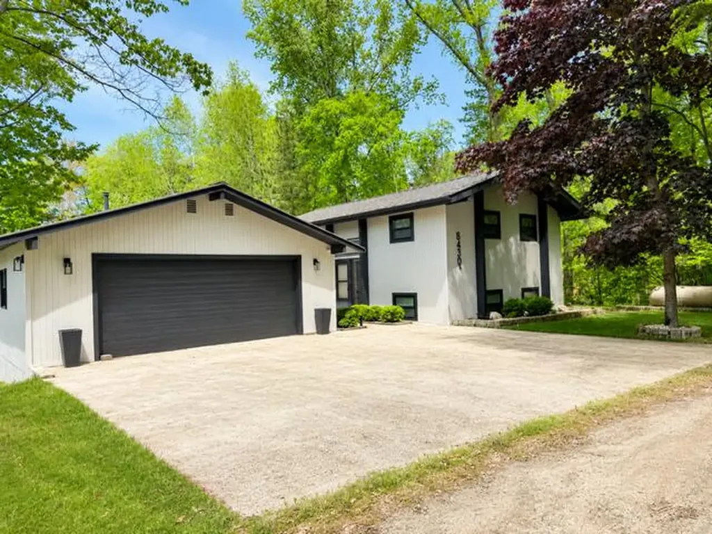 8430 Lynwood Lane Martiny Township MI 49332