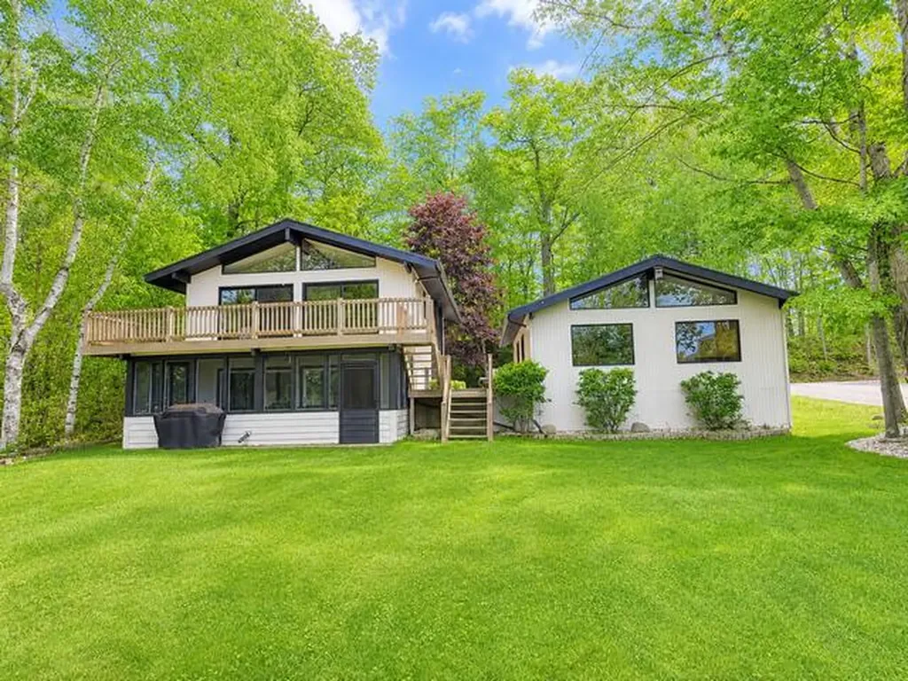 8430 Lynwood Lane Martiny Township MI 49332