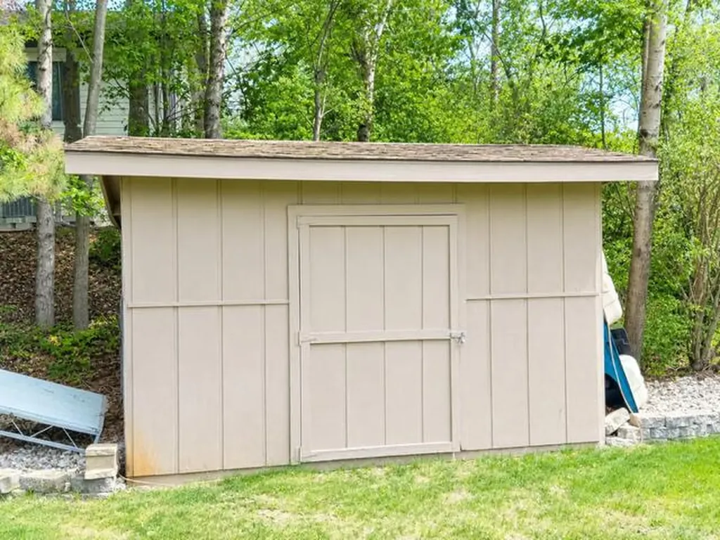 8430 Lynwood Lane Martiny Township MI 49332