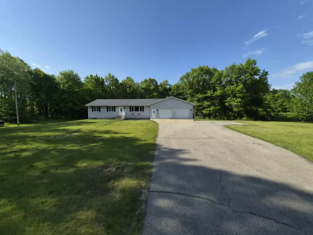 20200 W Lake Montcalm Road Reynolds Township MI 49329
