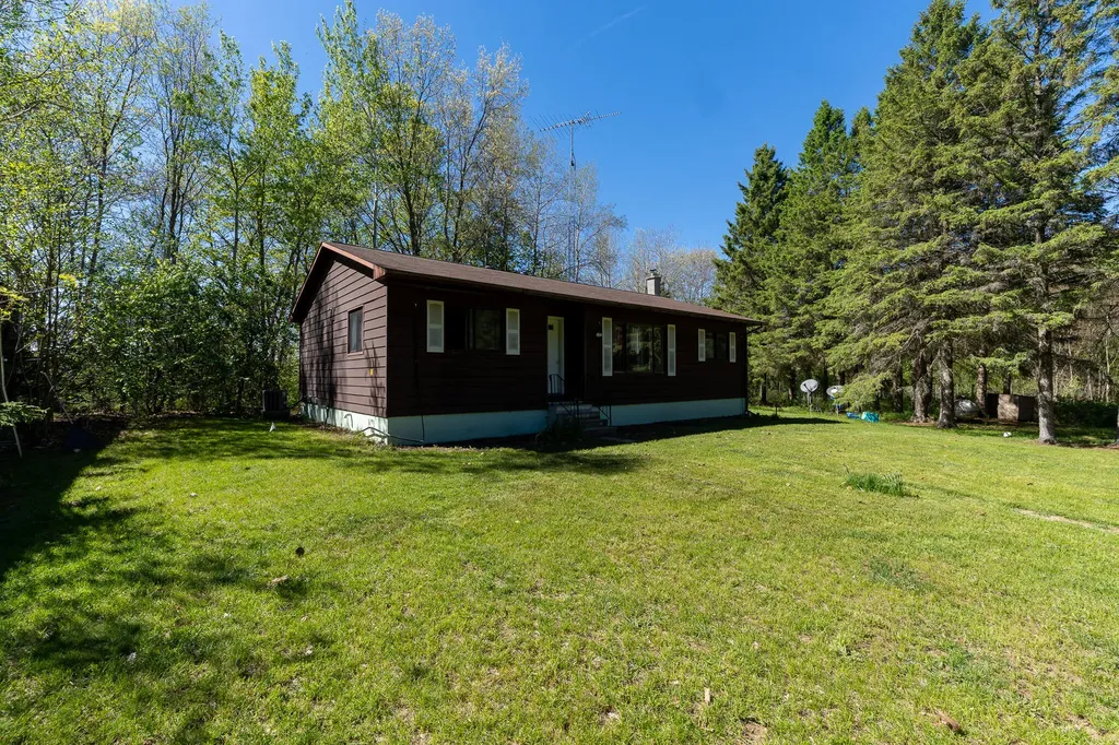 1583 N Dennis Road Amber Township MI 49431