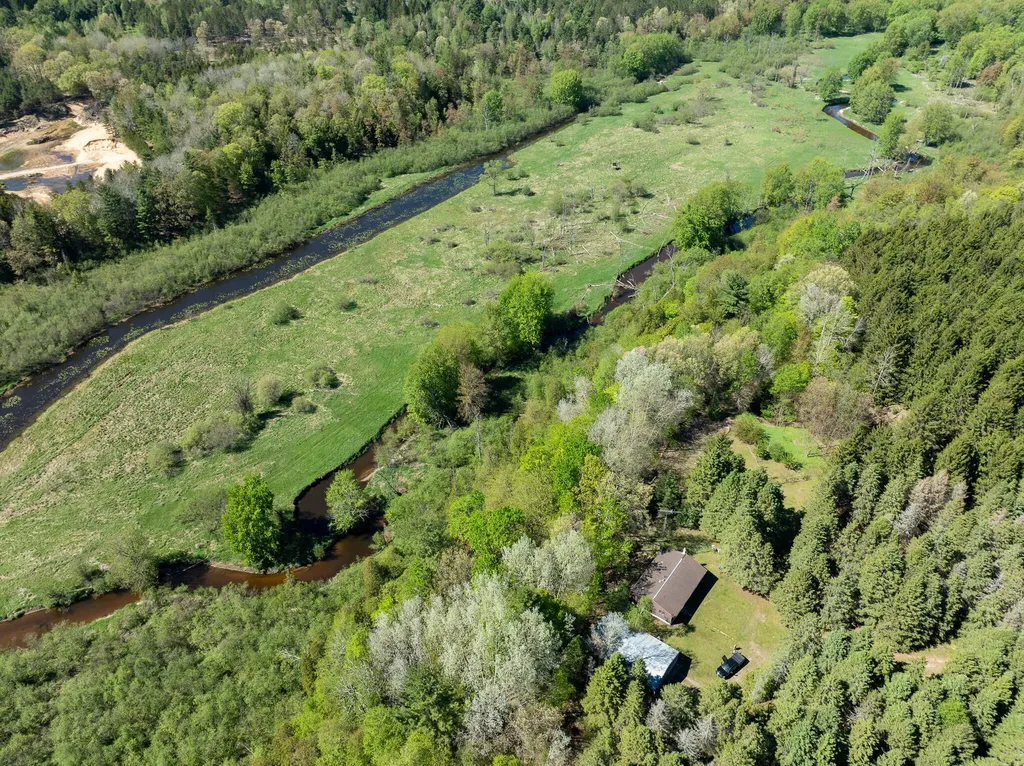 1583 N Dennis Road Amber Township MI 49431