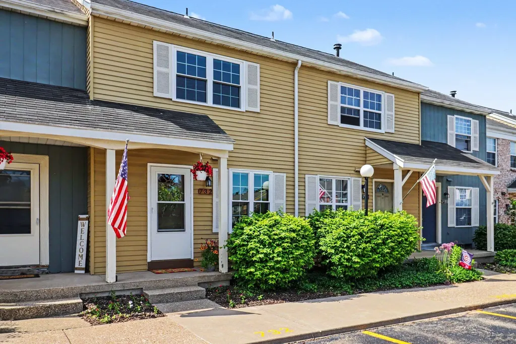 732 Pinckney Court Alpine Township MI 49321