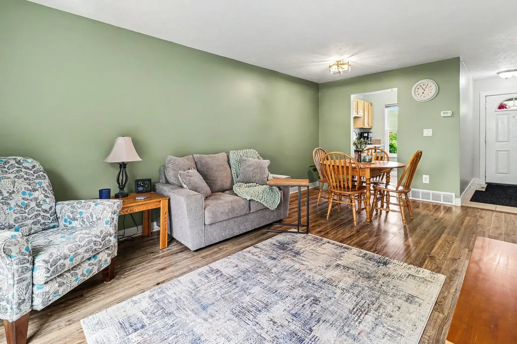 732 Pinckney Court Alpine Township MI 49321