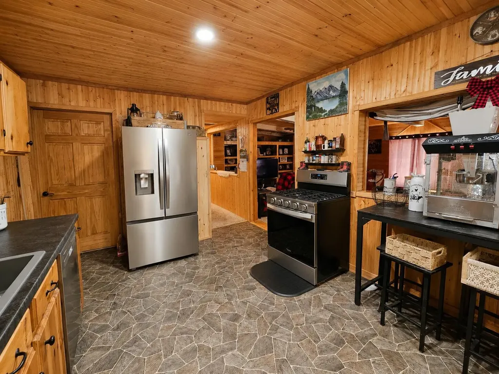 73 N State Street Hesperia Village MI 49421