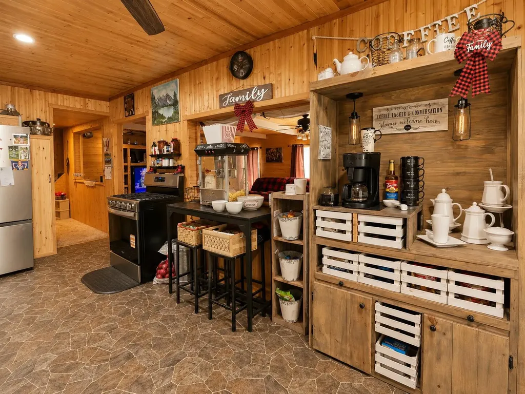 73 N State Street Hesperia Village MI 49421