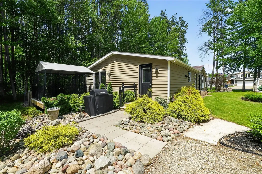 8653 Cochise Drive Winfield Township MI 49329