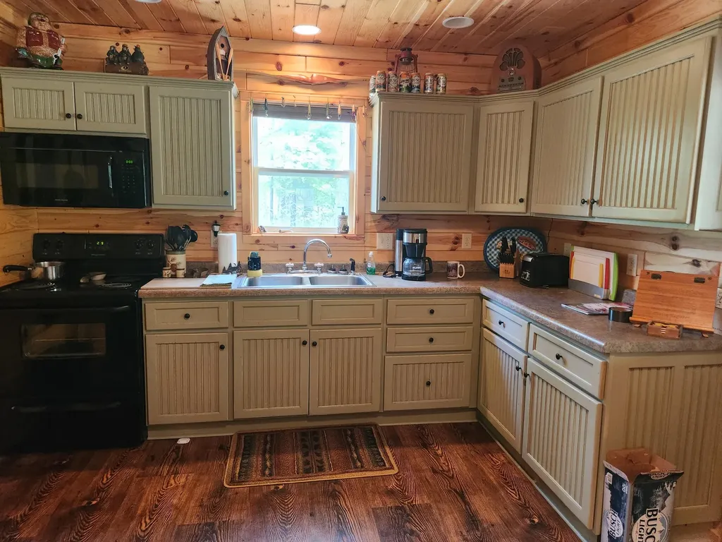 7296 E 40th Street Pinora Township MI 49623