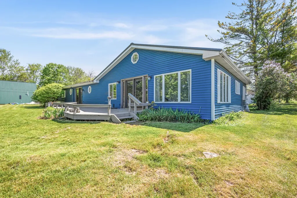 19454 E Chippewa Lake Drive Chippewa Township MI 49320