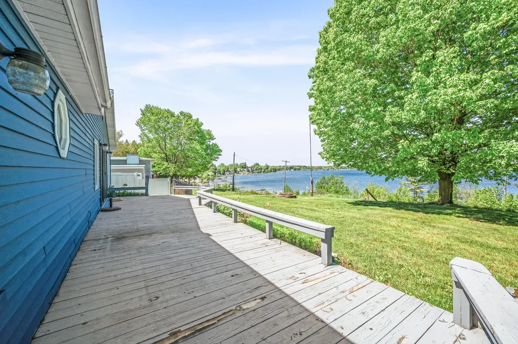 19454 E Chippewa Lake Drive Chippewa Township MI 49320