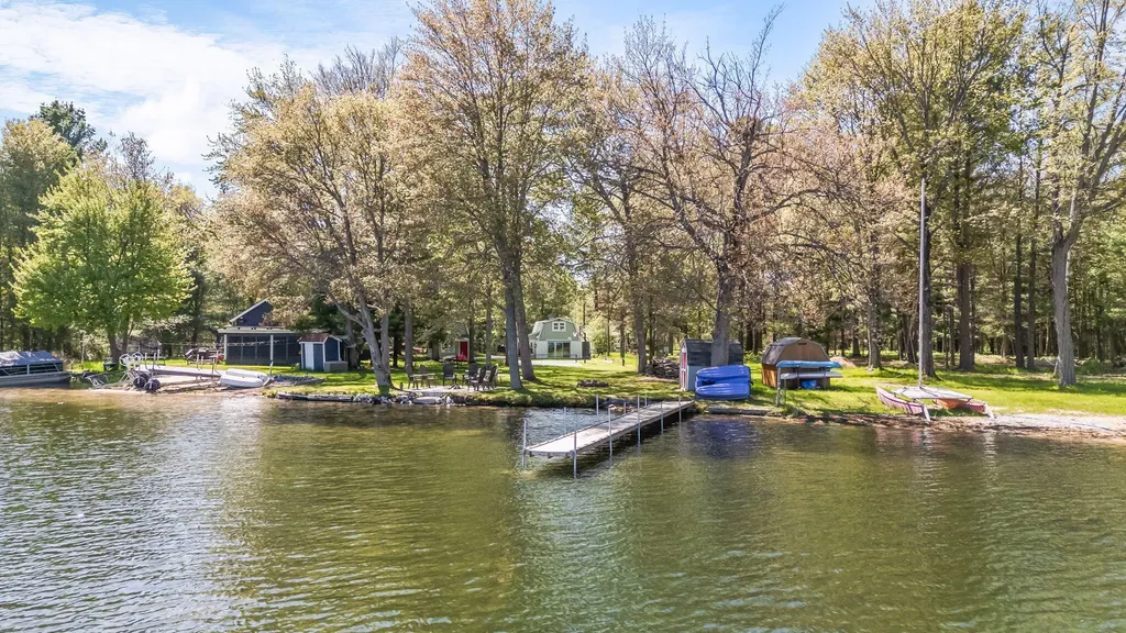 2850 W Winona Drive Peacock Township MI 49304