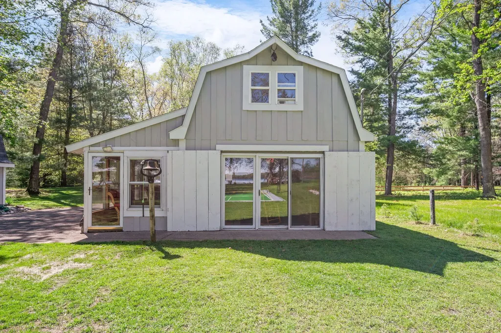 2850 W Winona Drive Peacock Township MI 49304