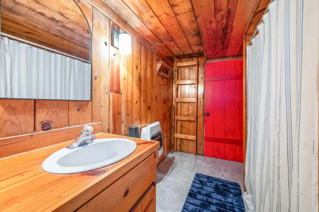 2850 W Winona Drive Peacock Township MI 49304