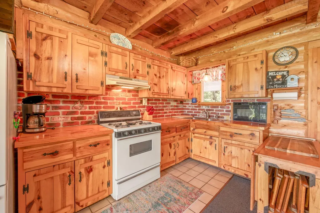 2850 W Winona Drive Peacock Township MI 49304