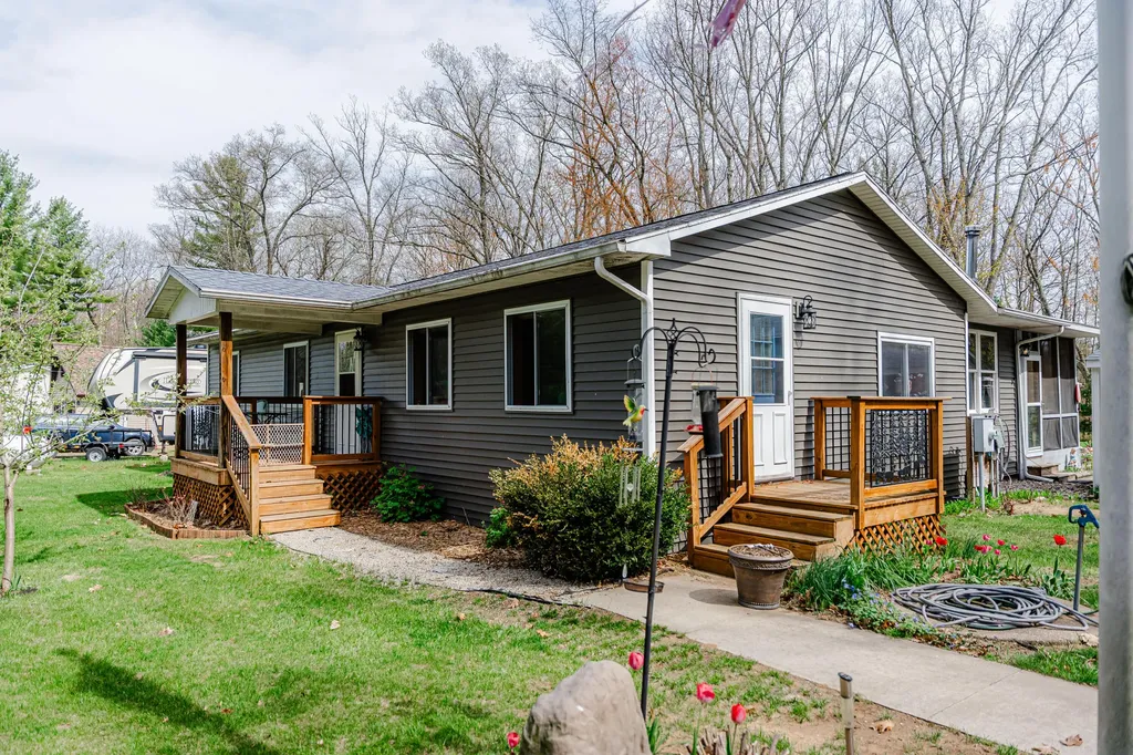 3878 W Wildwood Avenue Merrill Township MI 49309