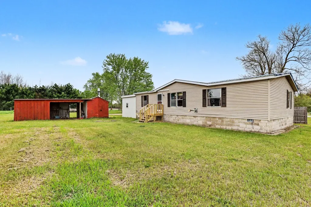 10812 Henkel Road Reynolds Township MI 49336