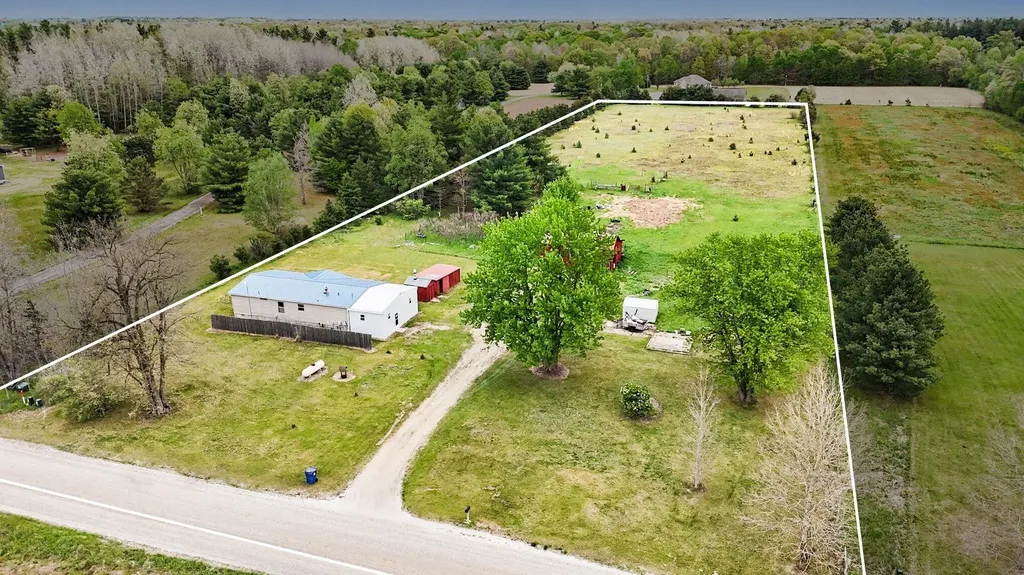 10812 Henkel Road Reynolds Township MI 49336
