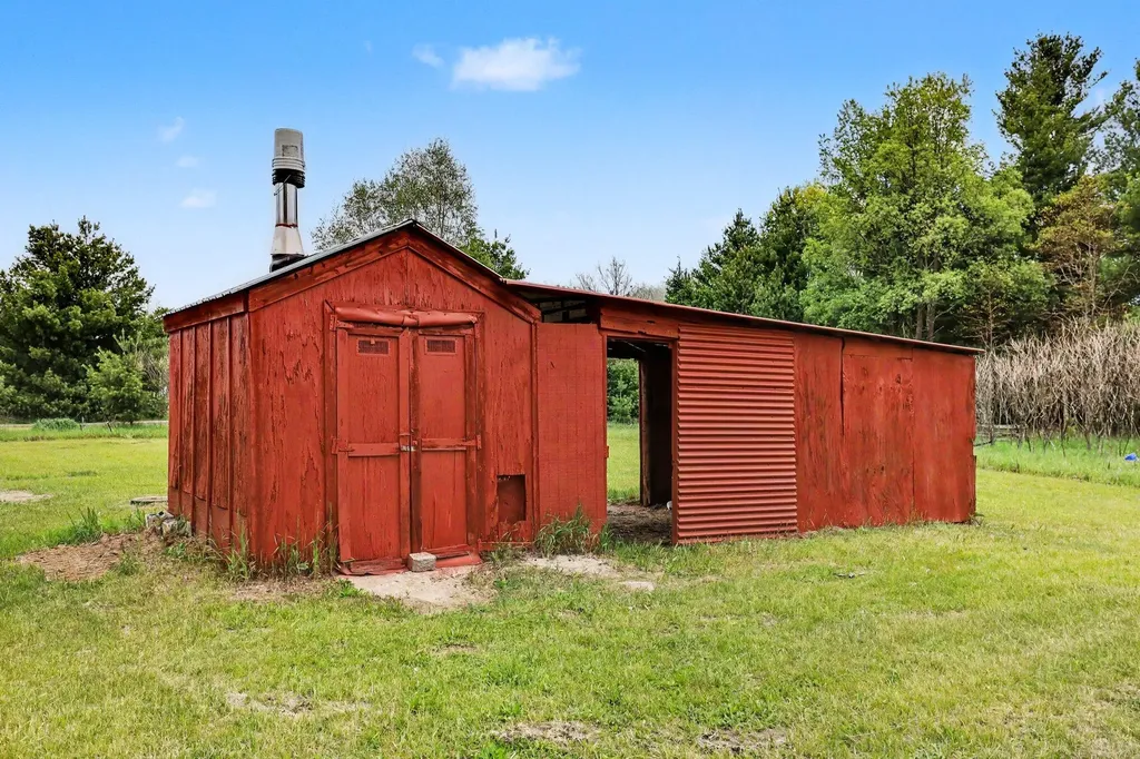 10812 Henkel Road Reynolds Township MI 49336