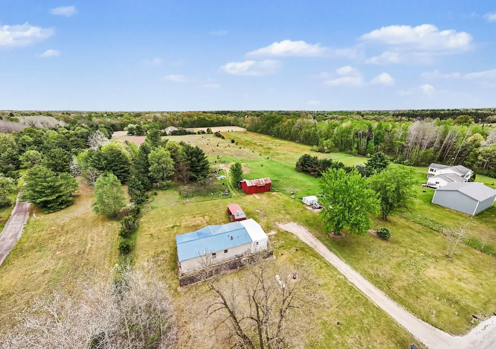 10812 Henkel Road Reynolds Township MI 49336