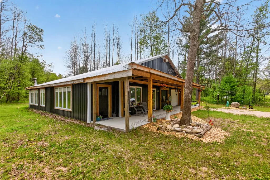 4850 E Us Highway 10 Cherry Valley Township MI 49623