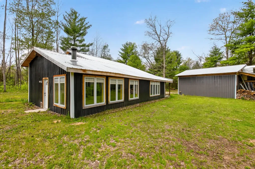 4850 E Us Highway 10 Cherry Valley Township MI 49623