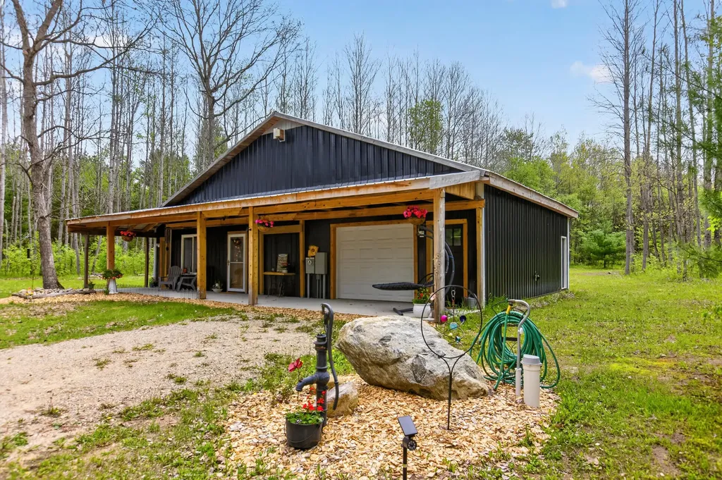 4850 E Us Highway 10 Cherry Valley Township MI 49623