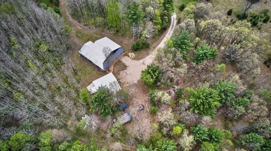 4850 E Us Highway 10 Cherry Valley Township MI 49623