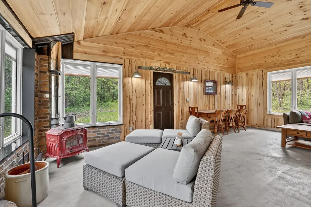 4850 E Us Highway 10 Cherry Valley Township MI 49623