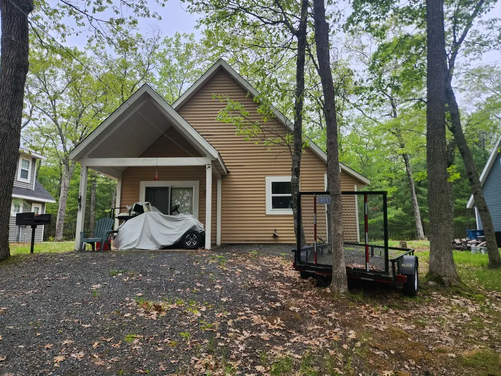 9736 S Trillium Trail Lake Township MI 49304