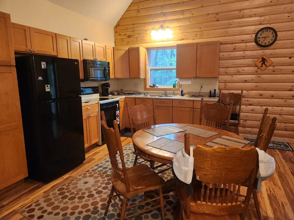 9736 S Trillium Trail Lake Township MI 49304