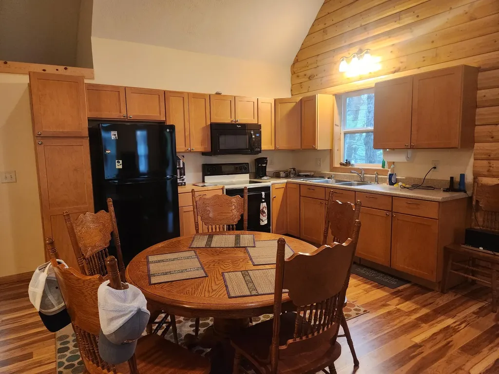 9736 S Trillium Trail Lake Township MI 49304