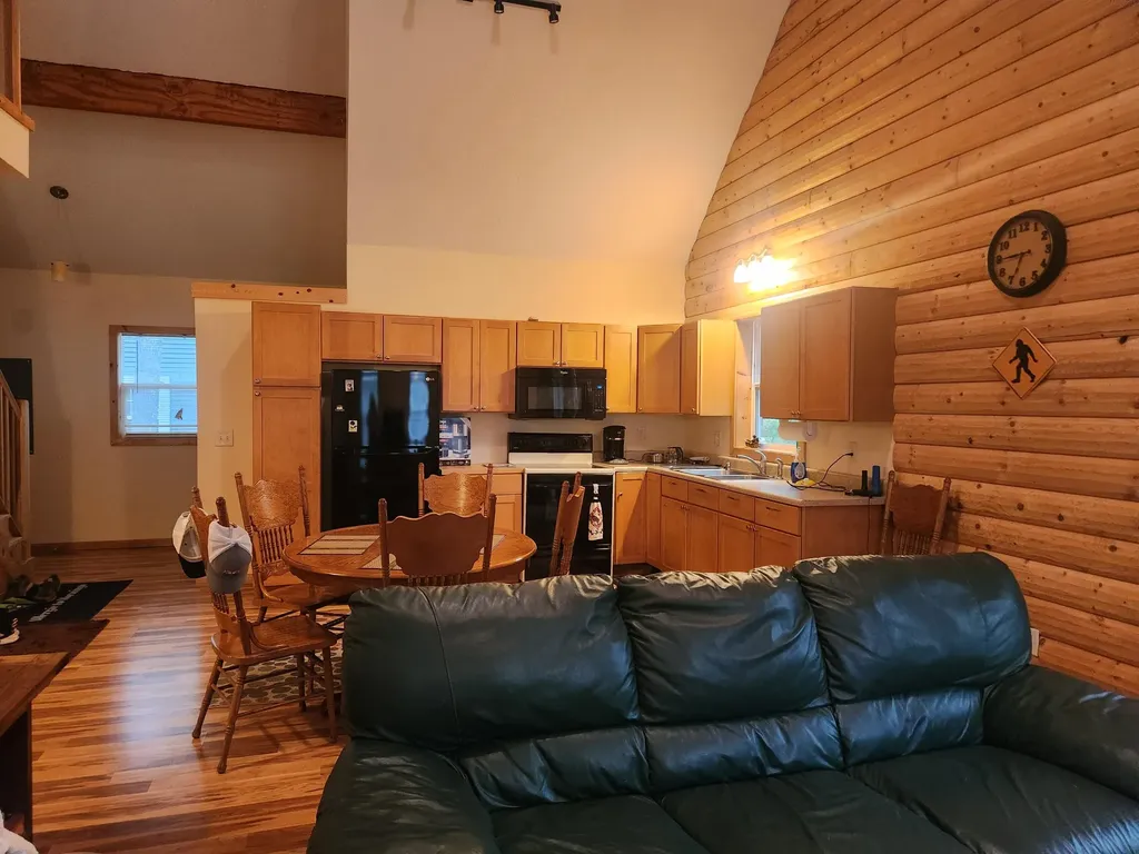 9736 S Trillium Trail Lake Township MI 49304