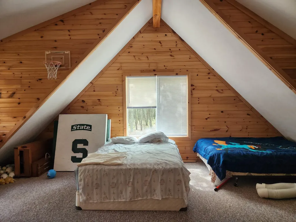 9736 S Trillium Trail Lake Township MI 49304