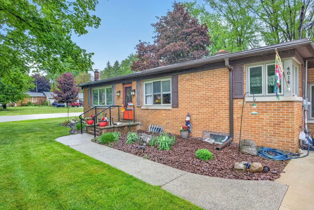 4614 Elm Street Unknown City MI 49446