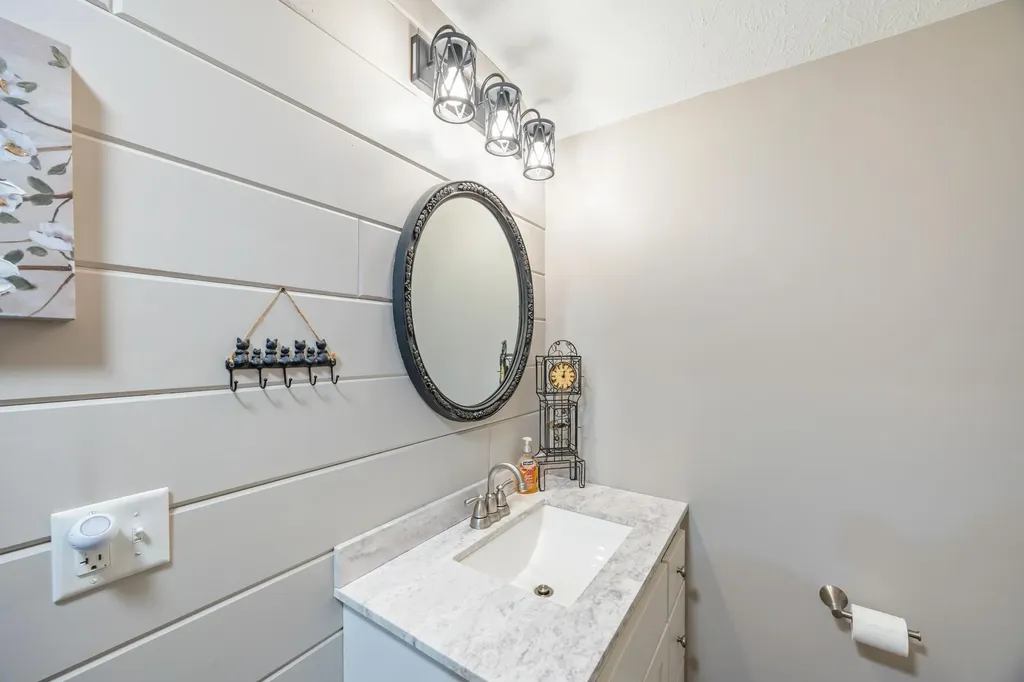 3159 Hilltop Lane Union Charter Township MI 48858