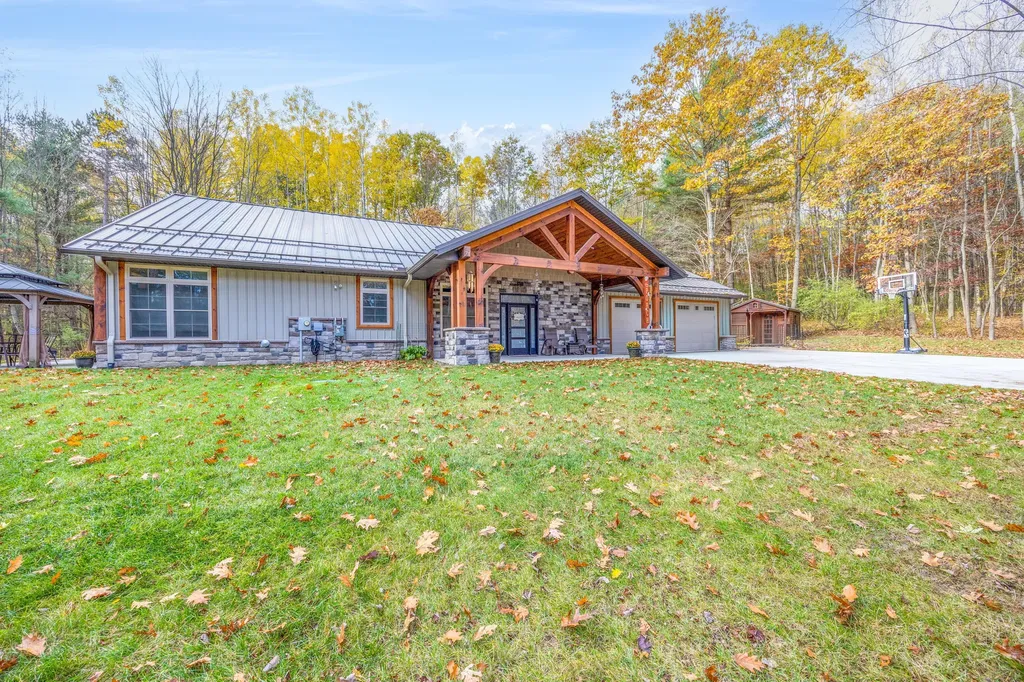 3159 Hilltop Lane Union Charter Township MI 48858
