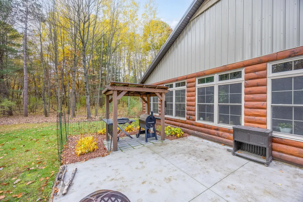 3159 Hilltop Lane Union Charter Township MI 48858