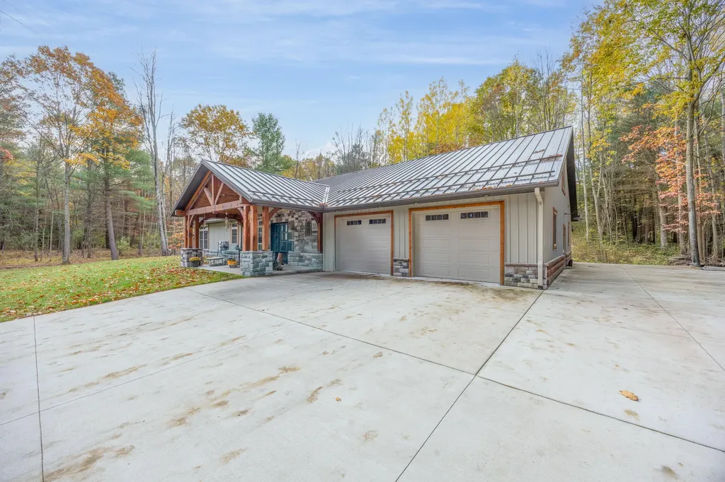 3159 Hilltop Lane Union Charter Township MI 48858