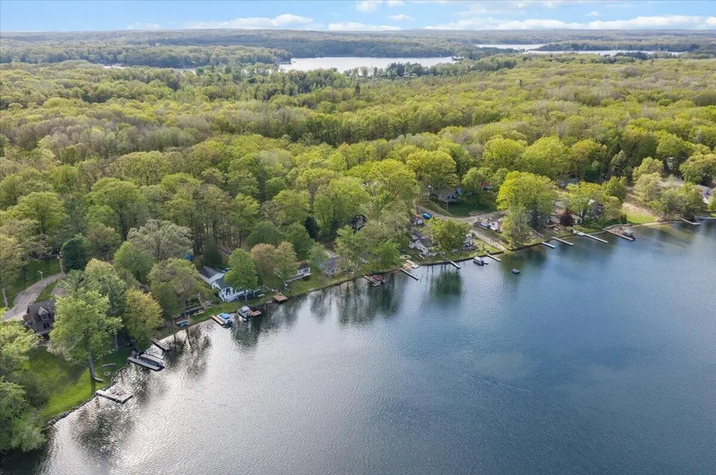 9158 W School Section Lake Drive Morton Township MI 49332