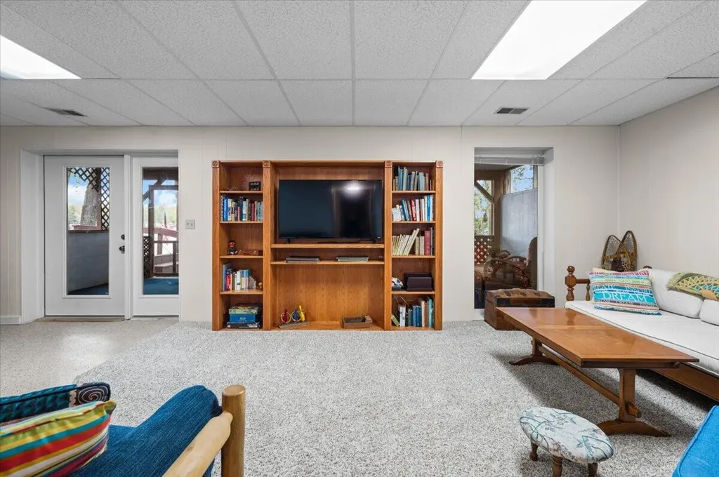 9158 W School Section Lake Drive Morton Township MI 49332