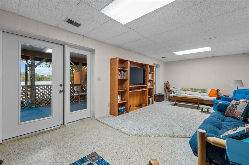 9158 W School Section Lake Drive Morton Township MI 49332