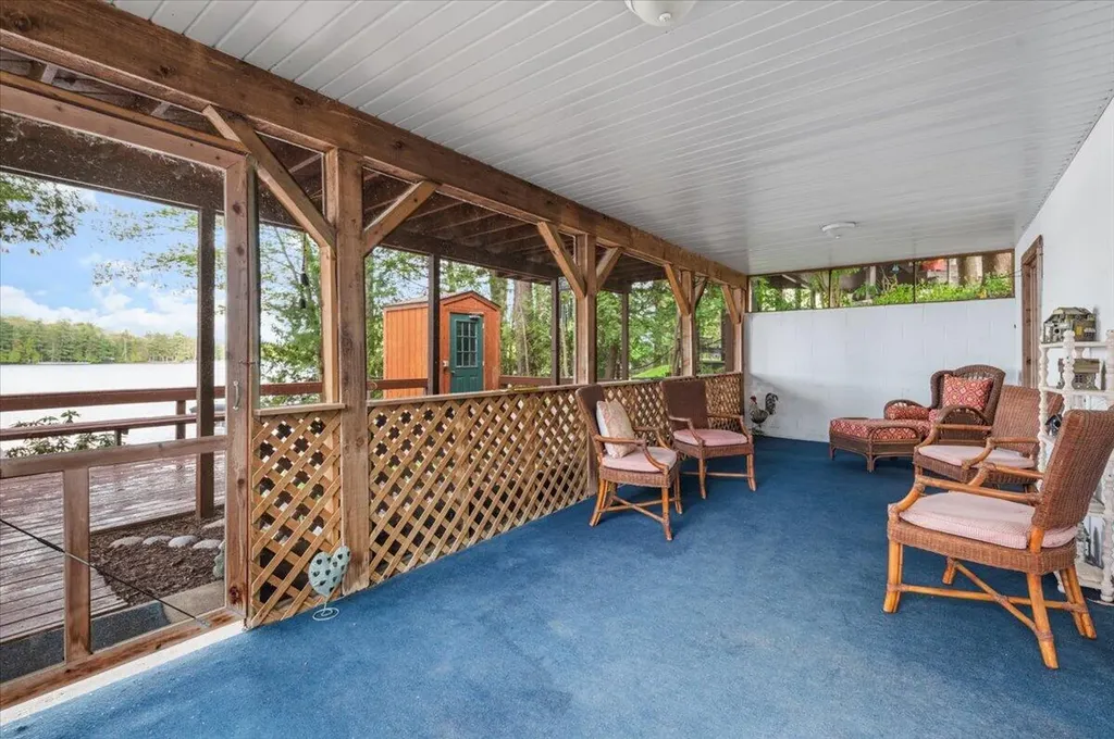 9158 W School Section Lake Drive Morton Township MI 49332