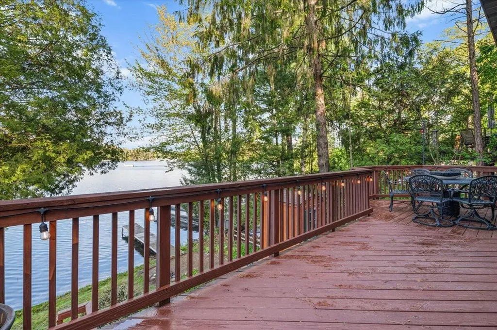 9158 W School Section Lake Drive Morton Township MI 49332